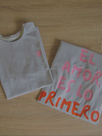 Camiseta el amor es lo primero