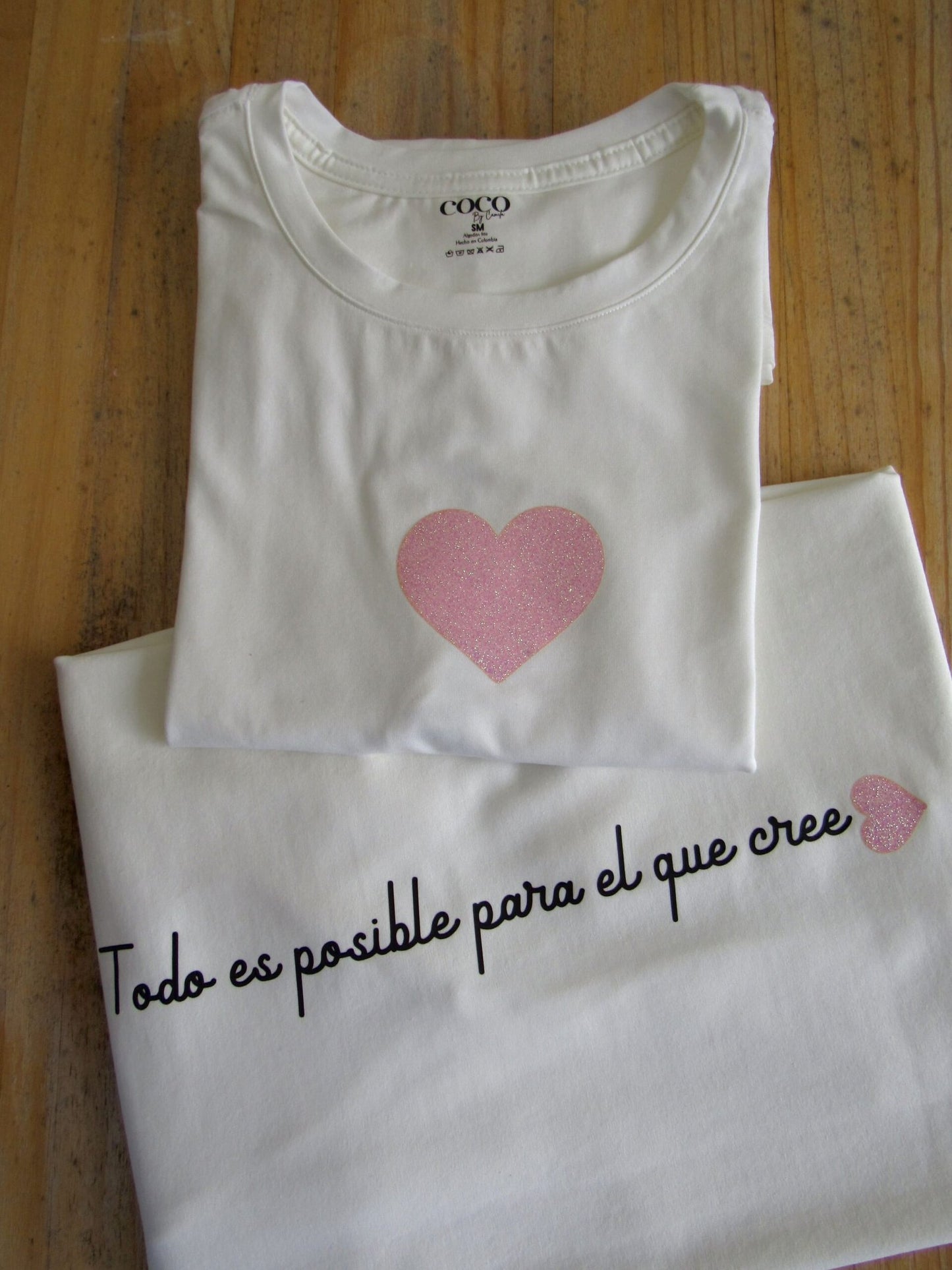 Camiseta todo es posible para el que cree