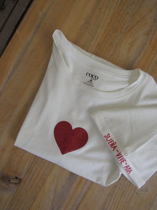 Camiseta sueña, vive, ama